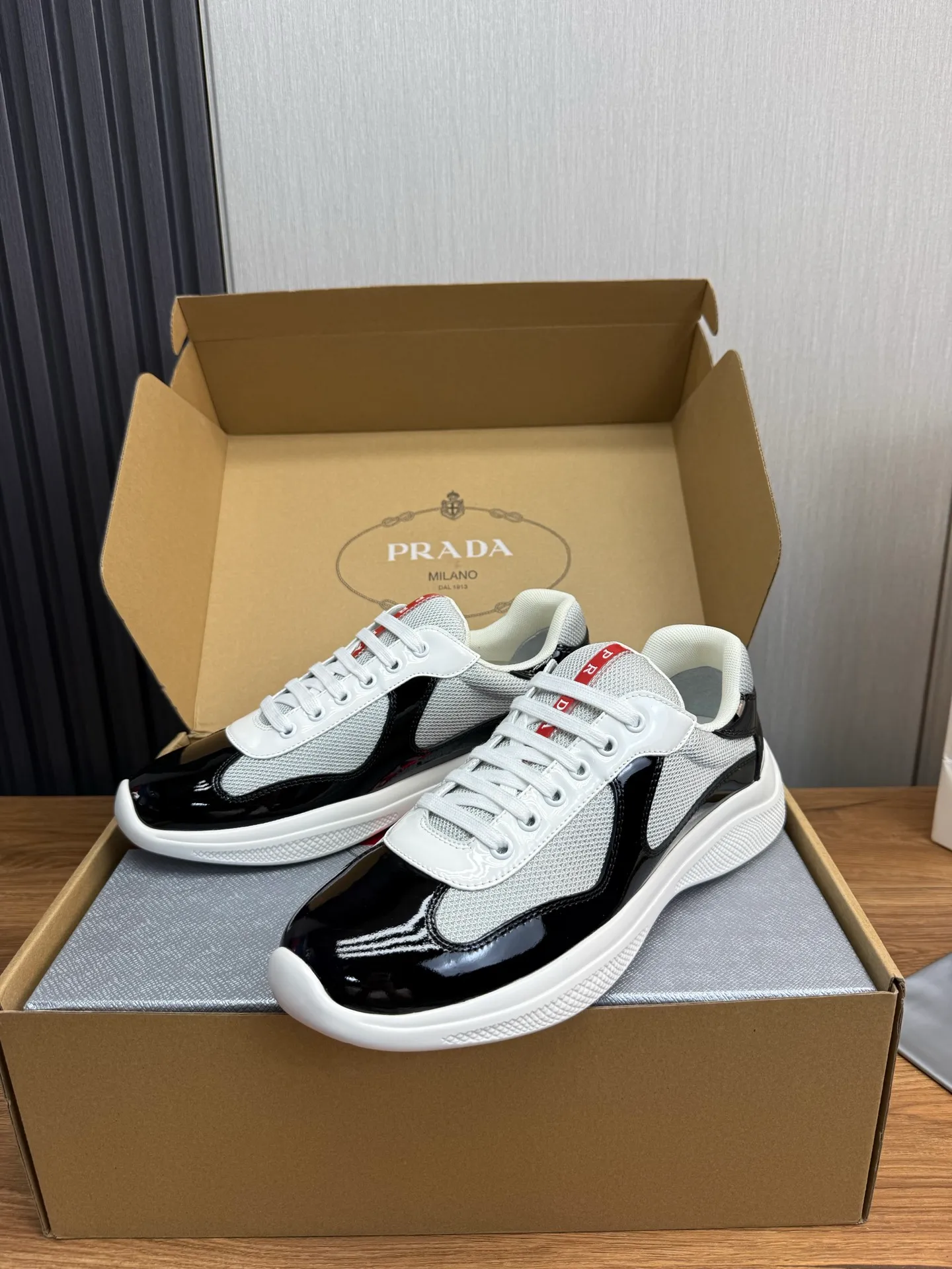 Men's shoes 640💰 [PRADA] Hot selling items🔥Must be recommended every day~~ Official website synchronized, 1:1 high quality shipments✔️ Imported cowhide fabric, rubber material + cowhide lining, original bottom, high-end airplane box packaging🎁 38-45 (38.45 custom-made, non-returnable)